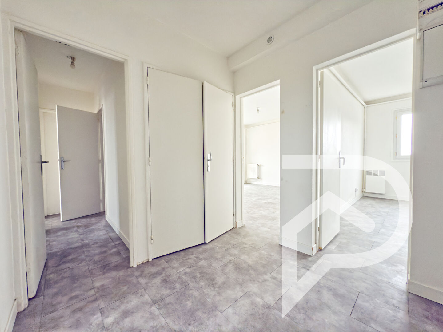 Photo Appartement Beaumont-sur-oise 3 pièce(s) 72.83 m2 image 3/6