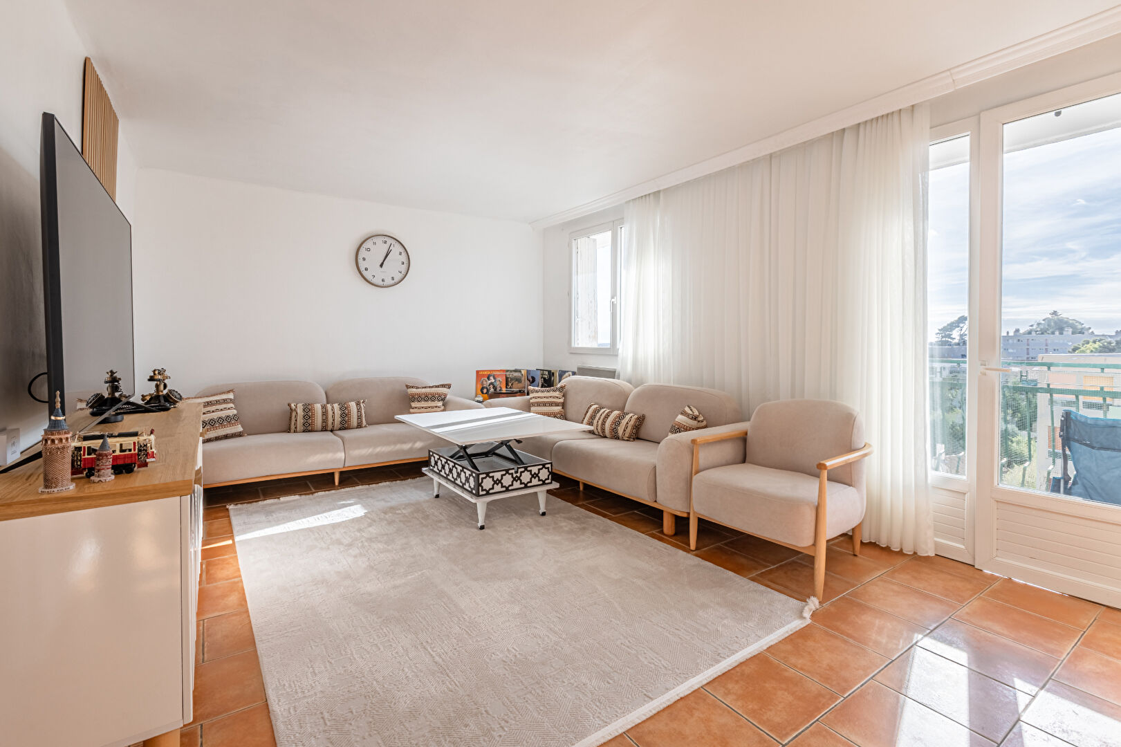 Photo APPARTEMENT -  PROCHE ARCEAUX image 2/6