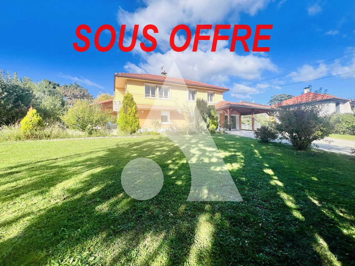 Maison Rillieux La Pape 7 pièce(s) 158.48 m2 avec piscine