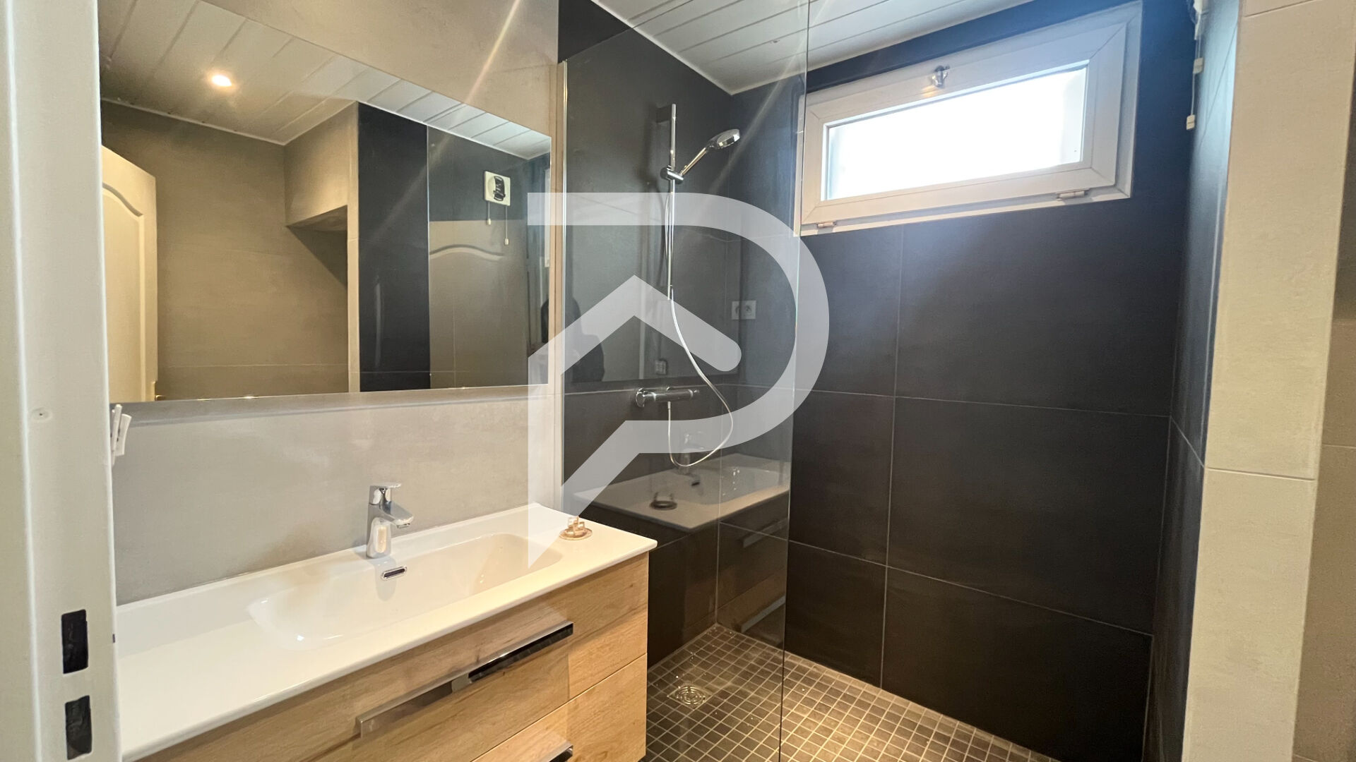 Photo T3 Chemin de Crépieux en Rez-de-Jardin avec parking image 5/6