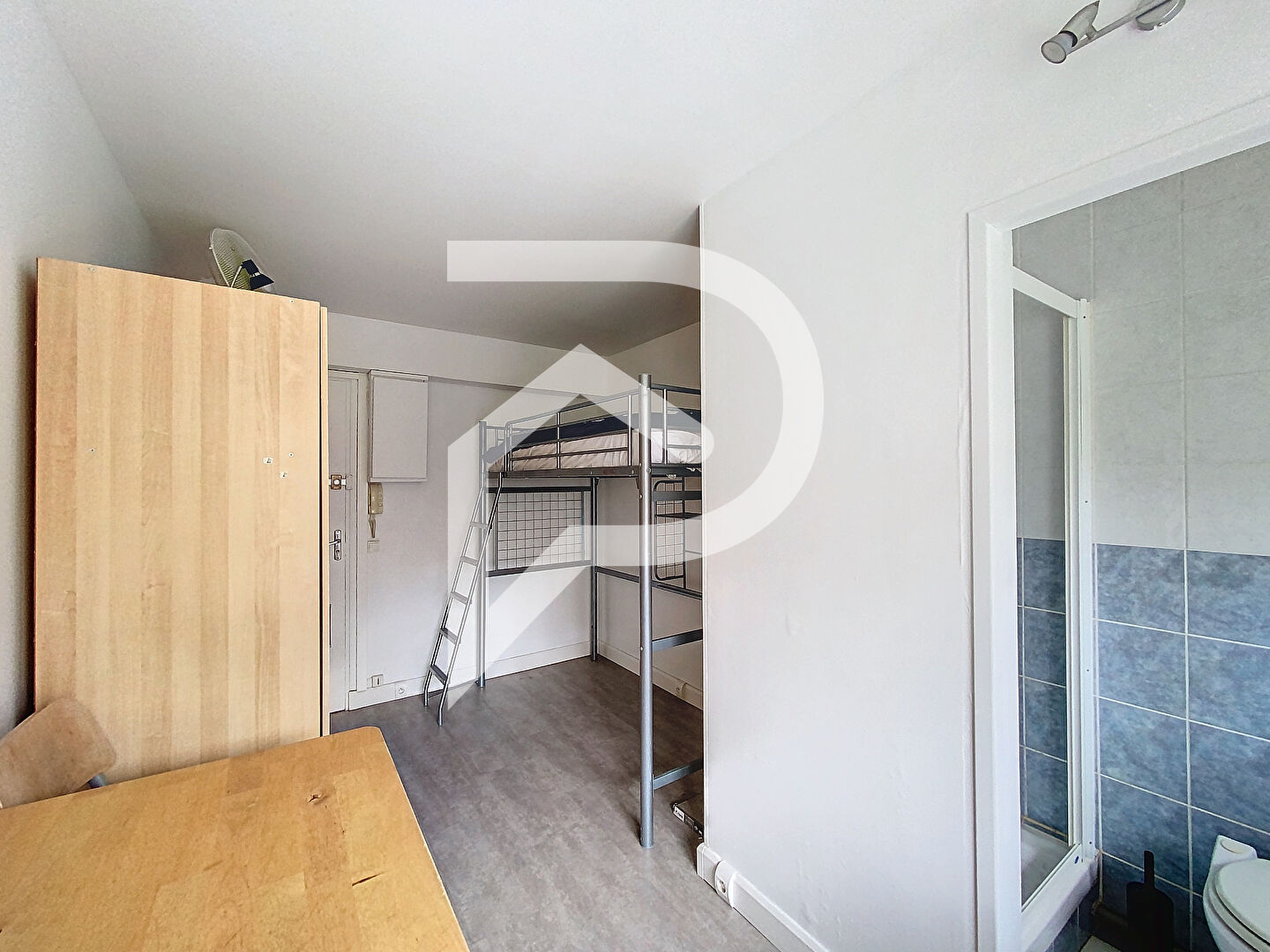 Photo Deux Studios de 12 m² et 10 m² - Centre de Saint-Germain-en-Laye image 6/6