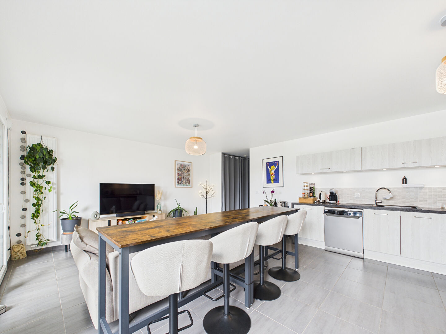 Photo ANNECY - SEYNOD - T3 récent lumineux avec terrasse - Ascenseur - Cave - Emplacement recherché image 4/6