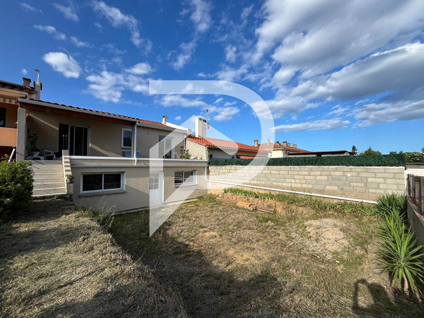 Agence immobilière de 
 Stephane Plaza Immobilier Latour Bas Elne (Prochainement) - Stephane Plaza Immobilier Latour Bas Elne 
