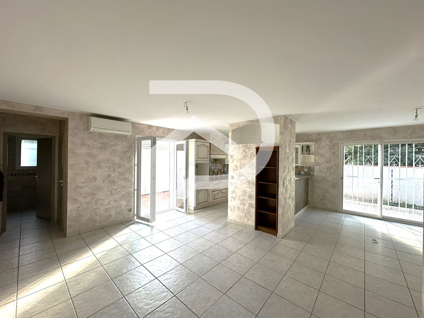 Agence immobilière de 
 Stephane Plaza Immobilier Latour Bas Elne - Stephane Plaza Immobilier Argelès sur Mer 

