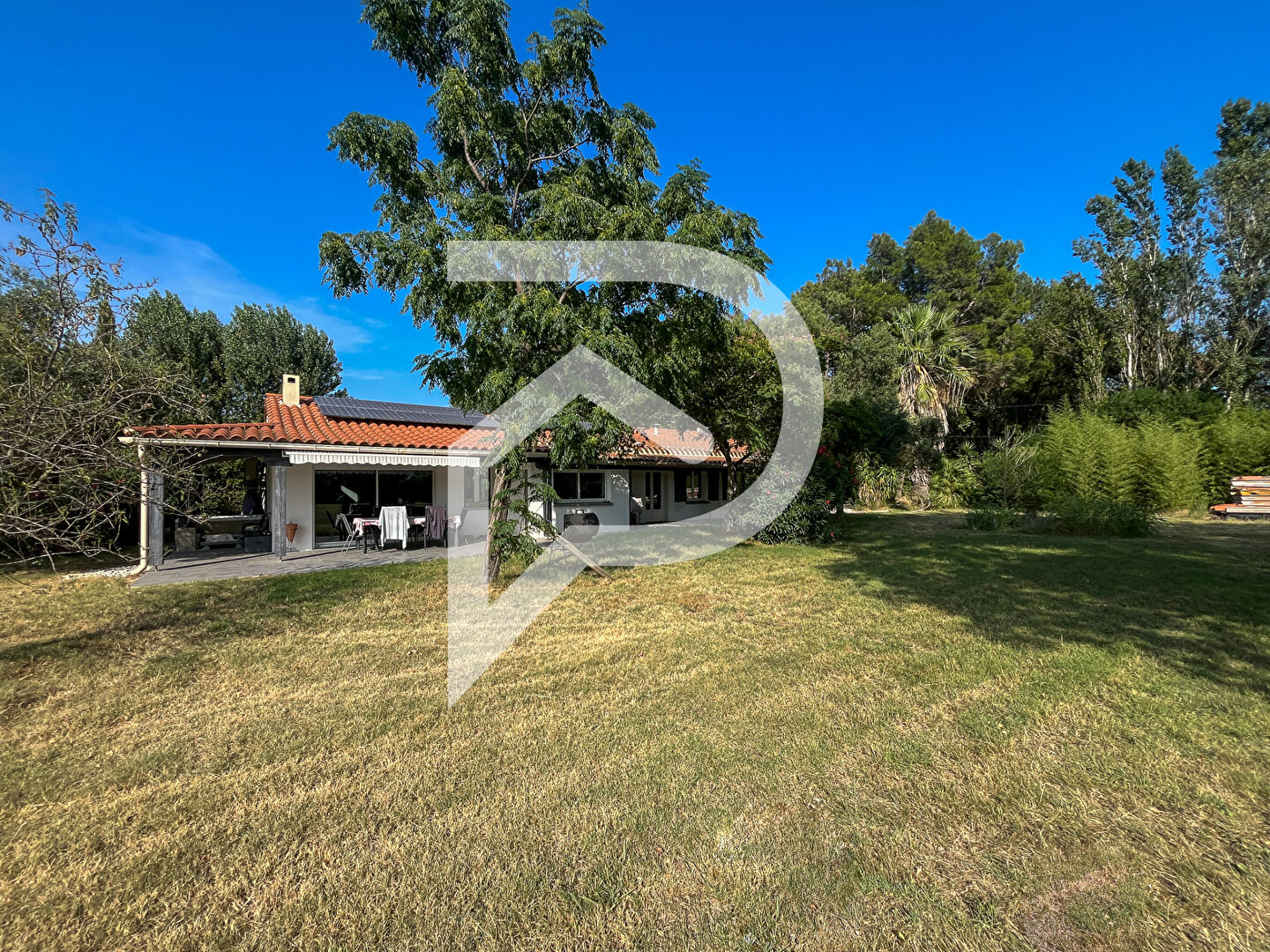 Saint Cyprien - Rare à la vente : propriété de 140 m² avec dépendances sur 7 000 m² arborés