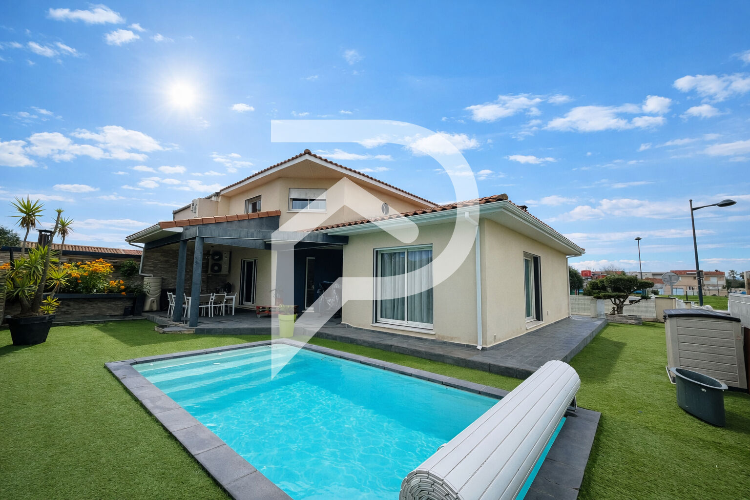 Agence immobilière de 
 Stephane Plaza Immobilier Latour Bas Elne (Prochainement) - Stephane Plaza Immobilier Latour Bas Elne 
