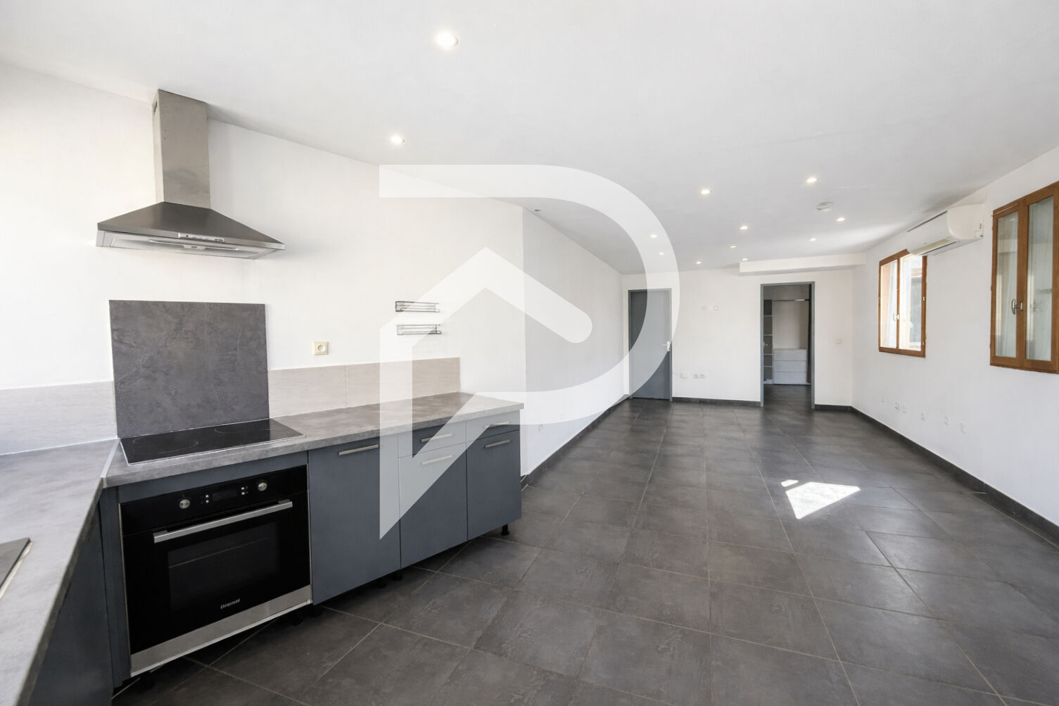 Agence immobilière de 
 Stephane Plaza Immobilier Latour Bas Elne (Prochainement) - Stephane Plaza Immobilier Latour Bas Elne 
