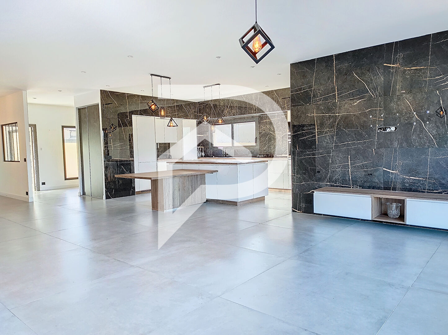 Photo Maison à vendre Allan 5 pièce(s) 165 m2 image 4/6