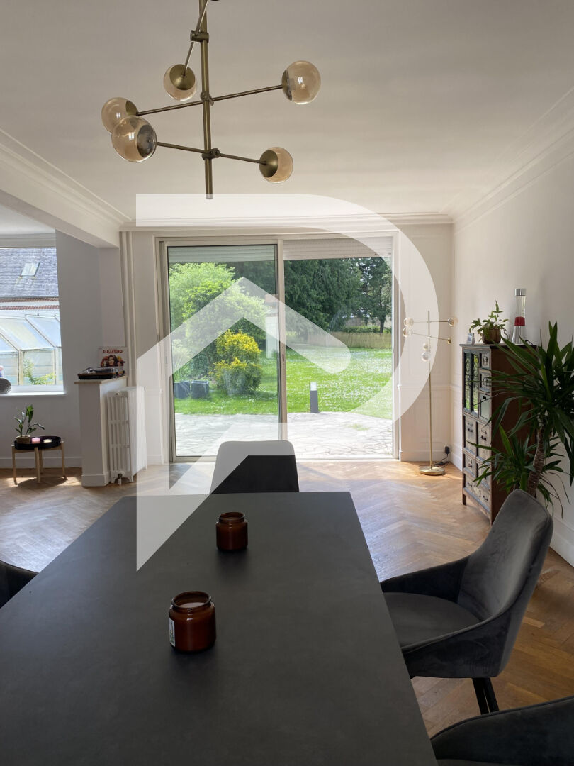 Photo Maison L'Aigle 9 pièces - 230 m2 image 1/6