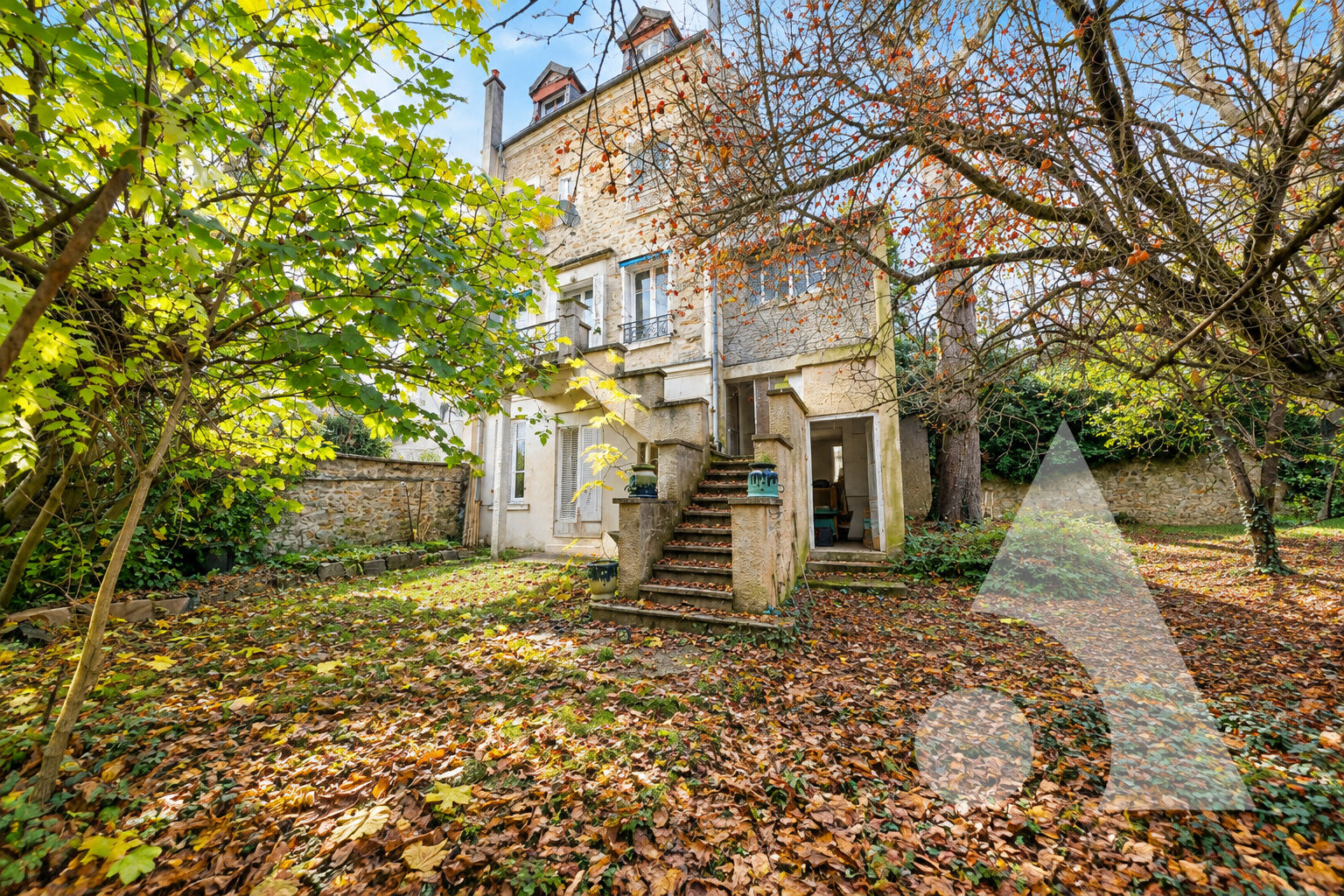 Maison 7 pièces - beau potentiel