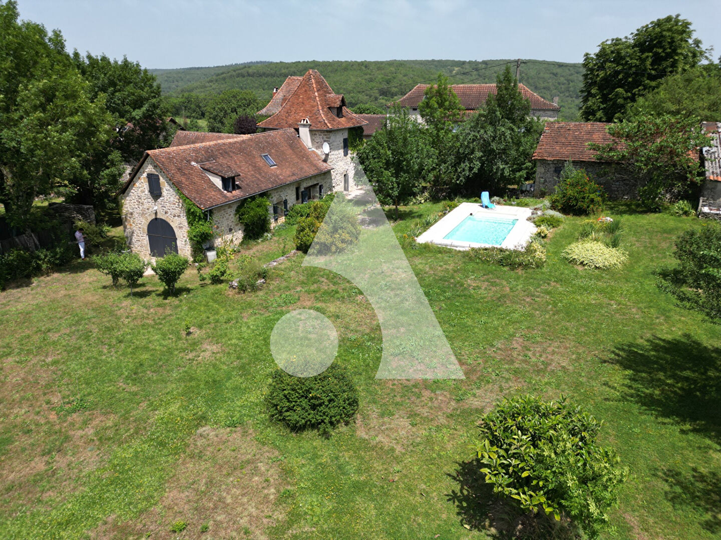 Maison + Gîte Larroque-Toirac 306m², 8 pièces, 4 chambres, piscine.