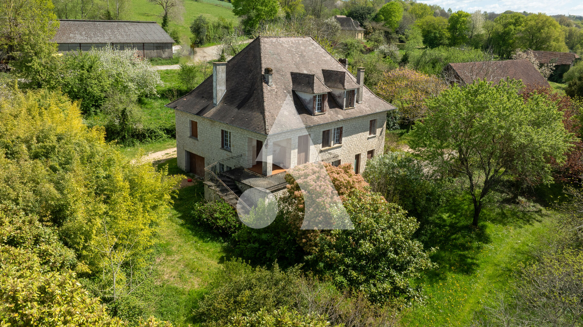 Maison 11 pièces Lacapelle-Marival