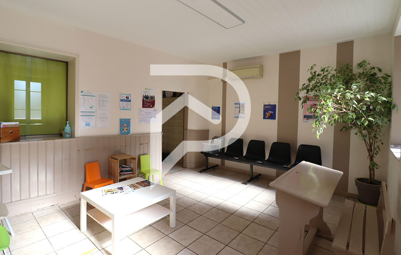 Photo Immeuble Lisle Sur Tarn 210 m2 avec terrasse de 100m² image 4/6