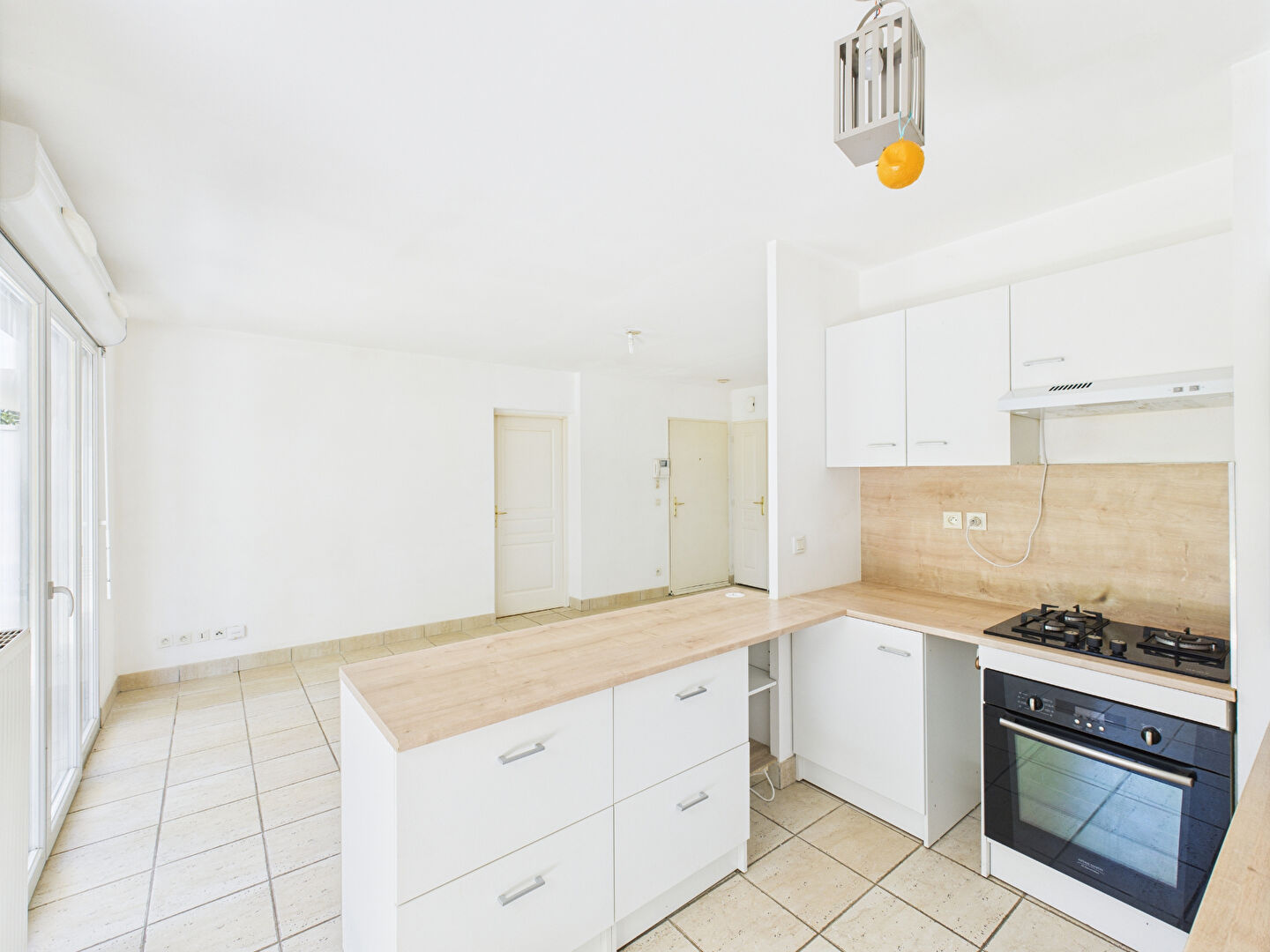 Photo APPARTEMENT T3 EN REZ DE JARDIN AVEC CAVE ET GARAGE DANS RESIDENCE PRISEE AVEC PISCINE SITUE A BOURG LES VALENCE 26500 image 3/6