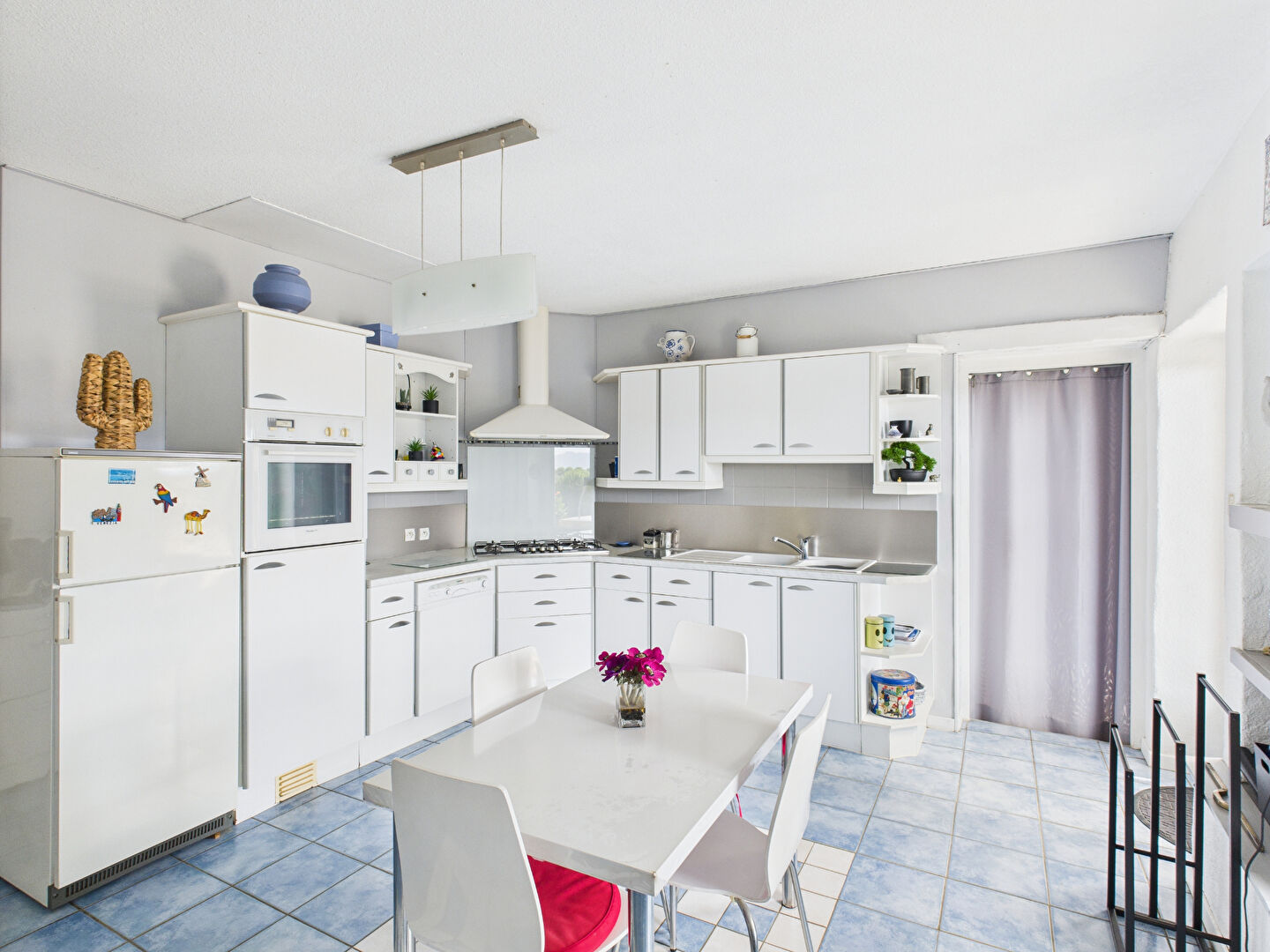 Photo MAISON STYLE  PROVENCALE 167M²  PROCHE GARE TGV AVEC 2 STUDIOS  SUR  12700m²  26320  ST MARCEL LES VALENCE image 5/6