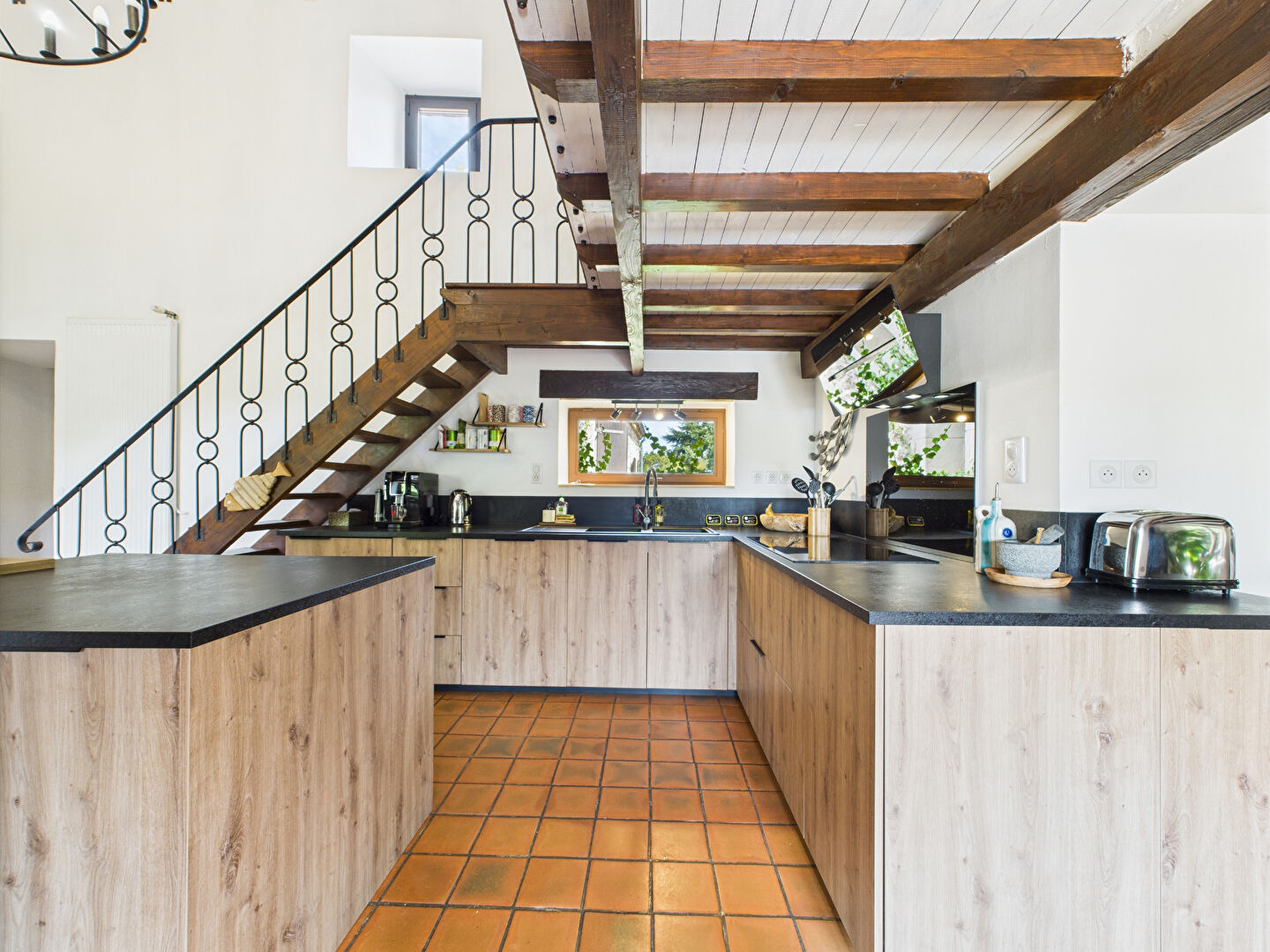 Corps de ferme rénové avec gîte indépendant, piscine et plus d'un hectare de terrain à PLATS