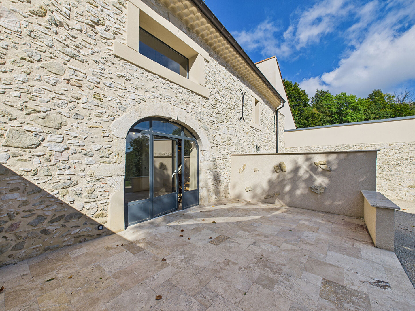 Photo MAISON DE CARACTERE  SUR 2 HECTARES 450m²  AVEC GITES 26120 CHABEUIL image 3/6