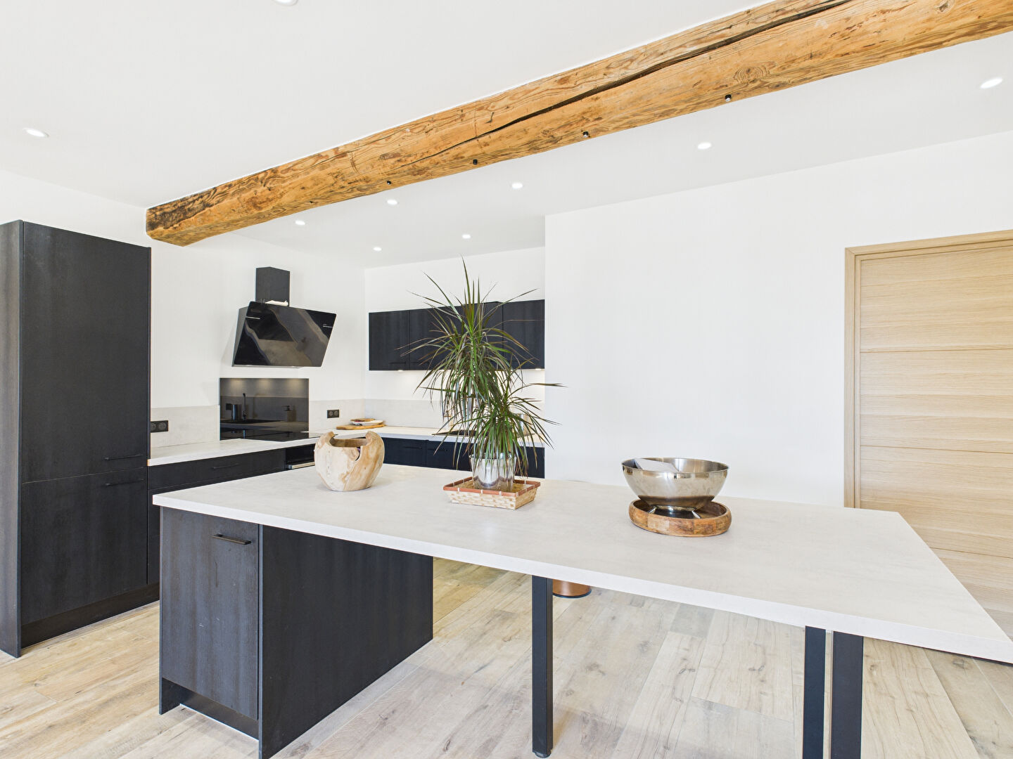 Photo MAISON DE CARACTERE  SUR 2 HECTARES 450m²  AVEC GITES 26120 CHABEUIL image 4/6