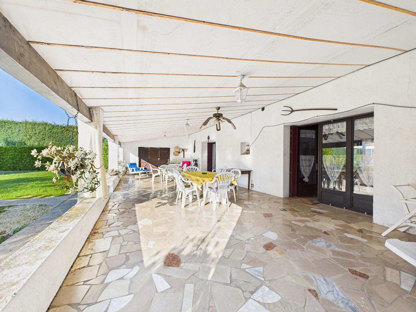 Photo Ancien corps de ferme à Chateauneuf Sur Isere avec piscine et dépendances image 5/6