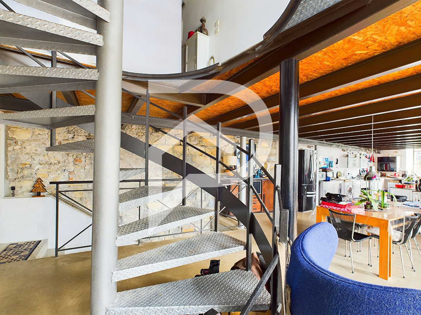 Photo LOFT de 245m²  SUR 3 PLATEAUX D'ANS UNE ANCIENNE FILATURE  SUR PARCELLE DE 968M² SITUE A VILLENEUVE DE BERG 07170 image 6/6