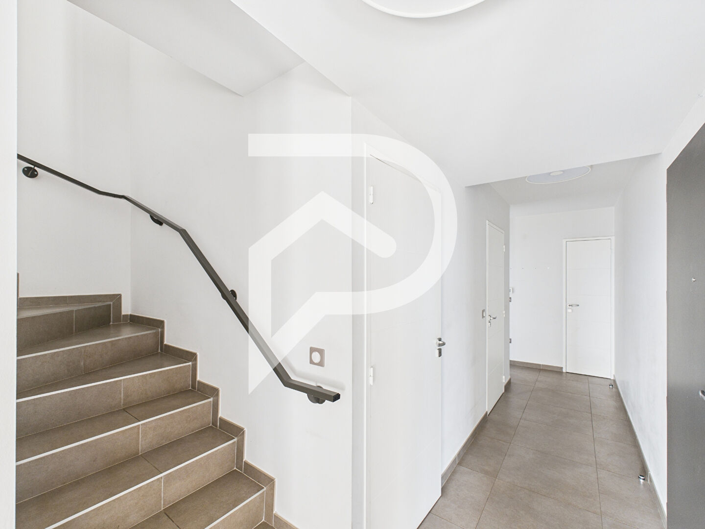 Photo APPARTEMENT  ROOFTOP EN DUPLEX T6 AVEC 3 TERRASSES  2 GARAGES  1 CAVE image 6/6