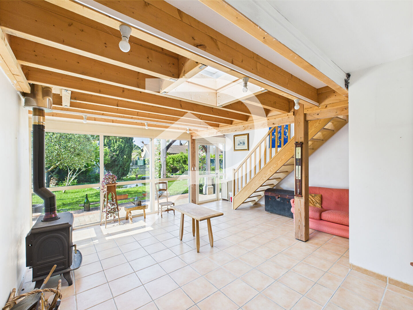 MAISON  ATYPIQUE CLIMATISEE DE 203M² SUR PARCELLE DE  870M² SITUEE A LIVRON SUR DRÔME 26250