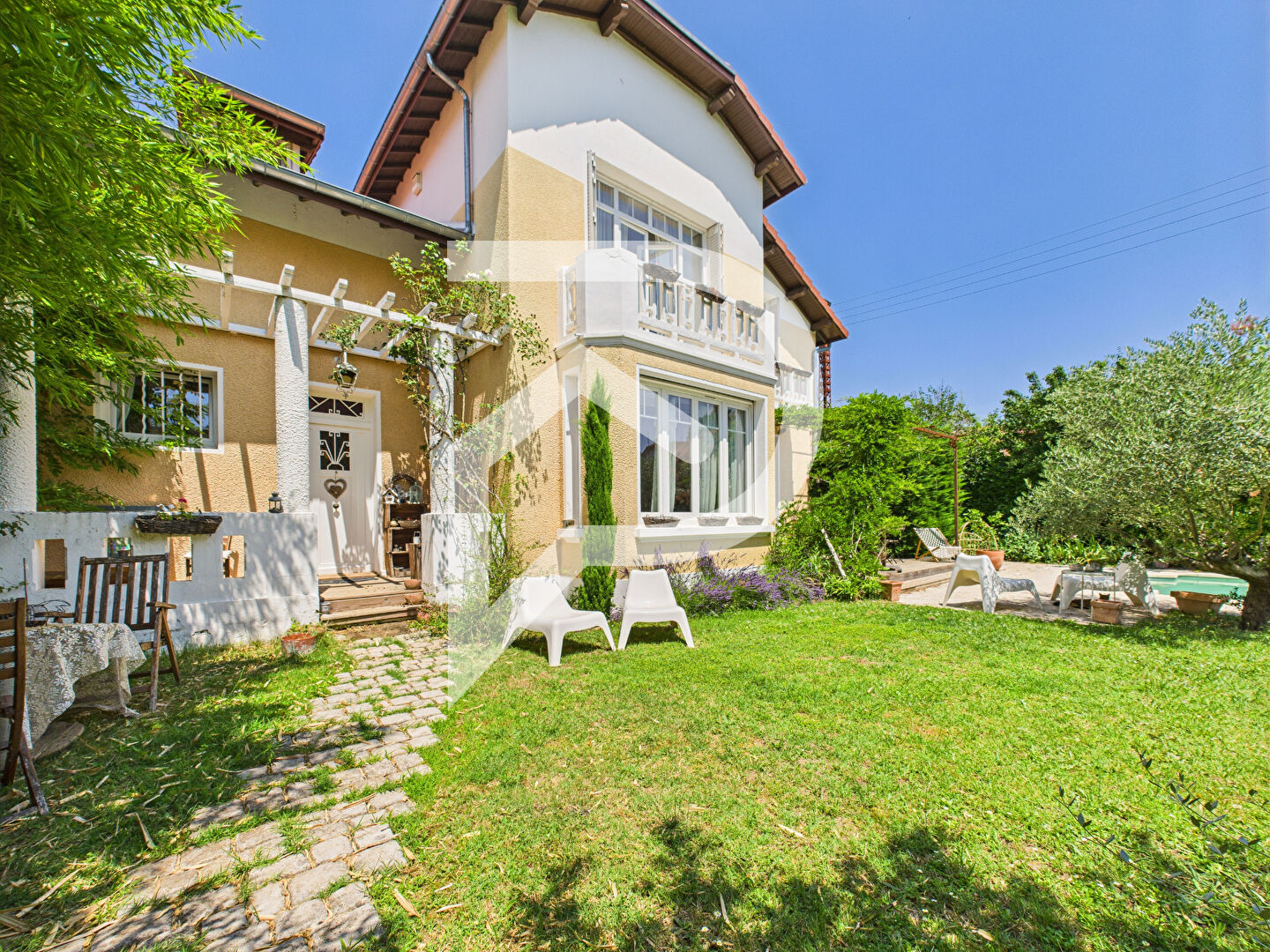Photo Maison bourgeoise 220 M2 avec piscine et un atelier indépendant image 3/6