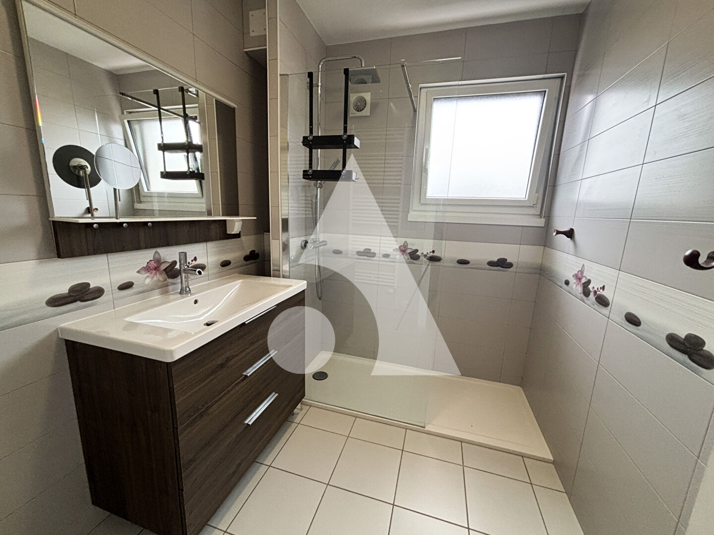 Photo A louer - Grand appartement T4 de 100 m² - Valserhône (01200) image 4/6