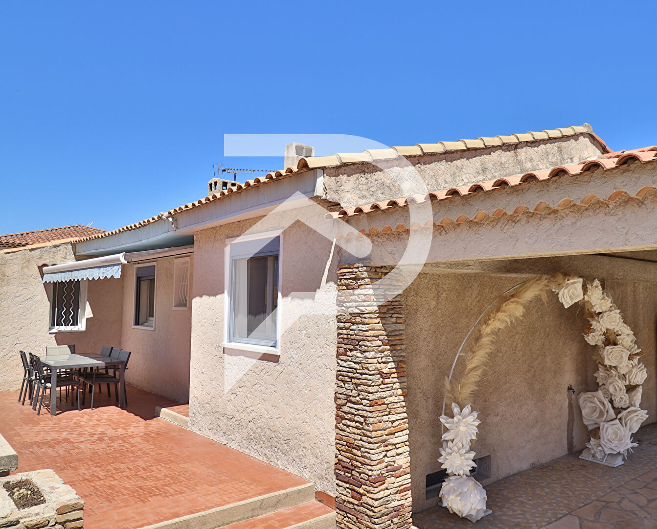 Photo Maison T4 non mitoyenne de 185 m² avec jardin, RDC 95 m², sous-sol de 90M2 aménageable, Secteur Parc Francois Mitterrand image 1/6