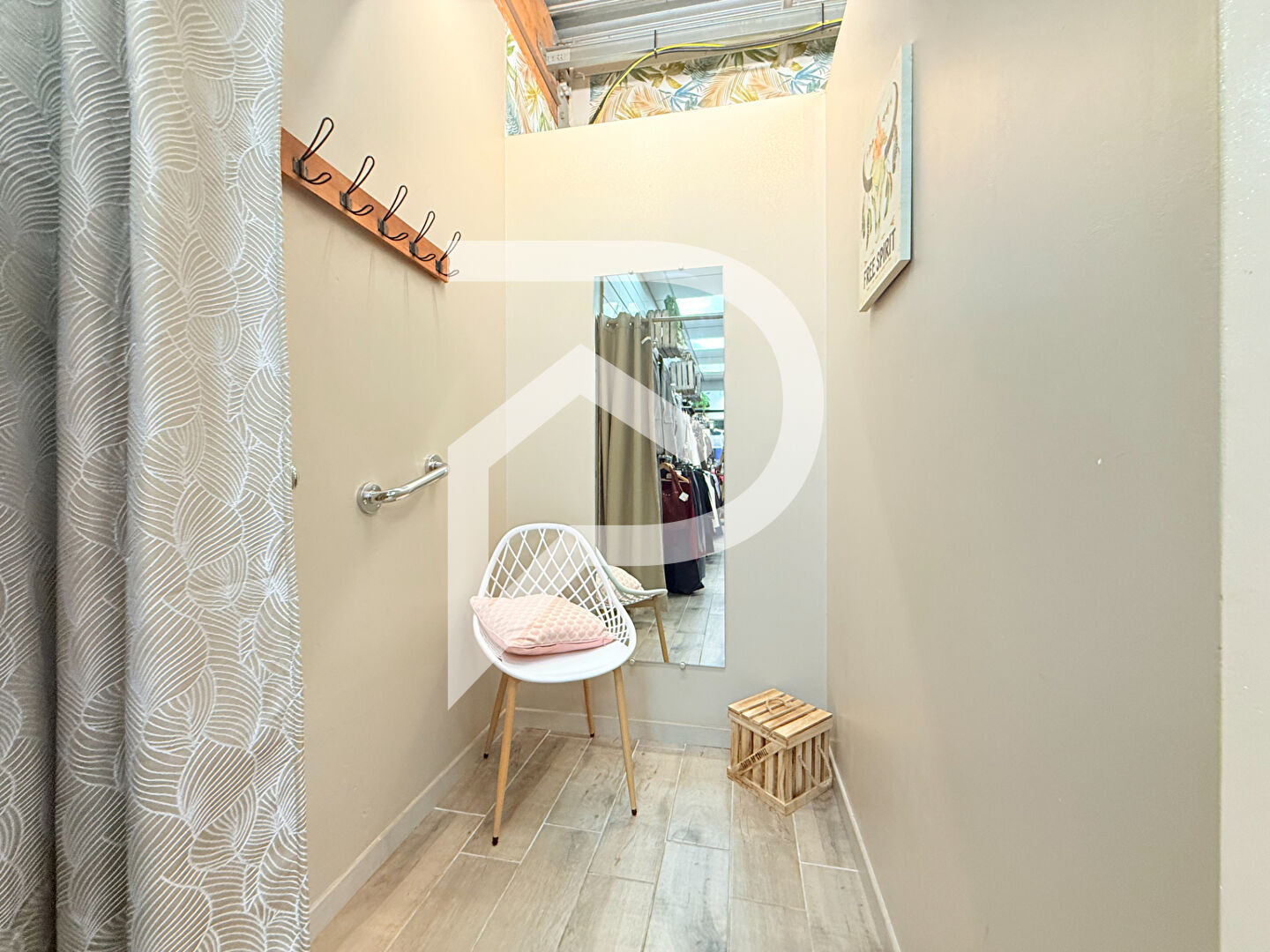 Photo Local commercial en Prêt- à- porter Gardanne de 50 m2 image 3/5