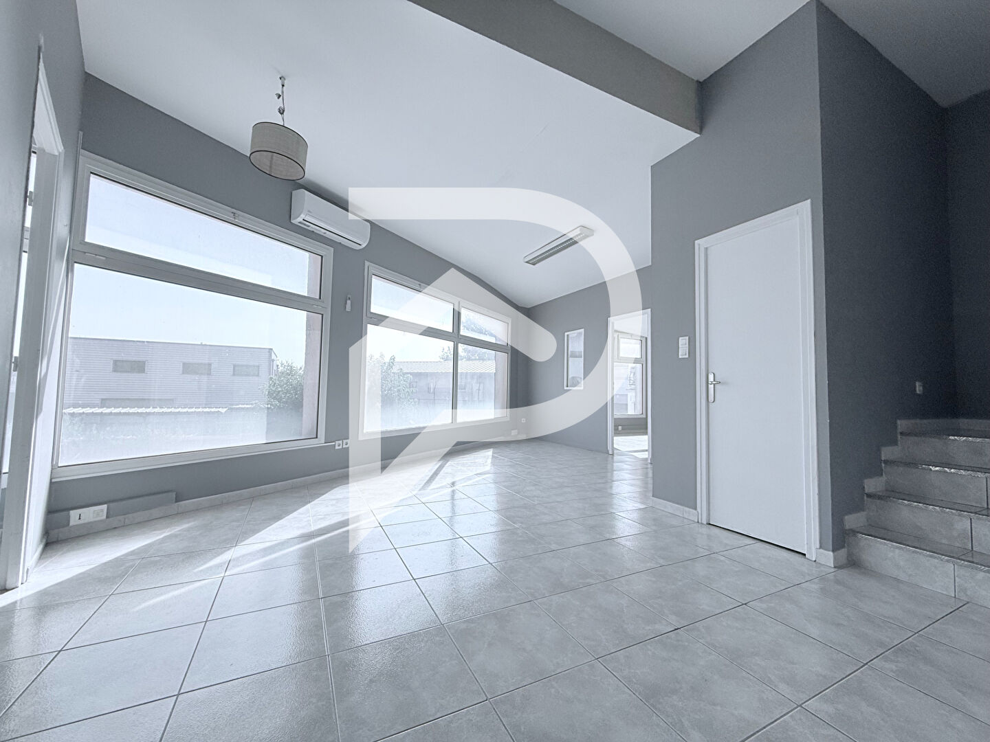 Photo LOCATION 58m2 DE BUREAUX GARDANNE image 5/6