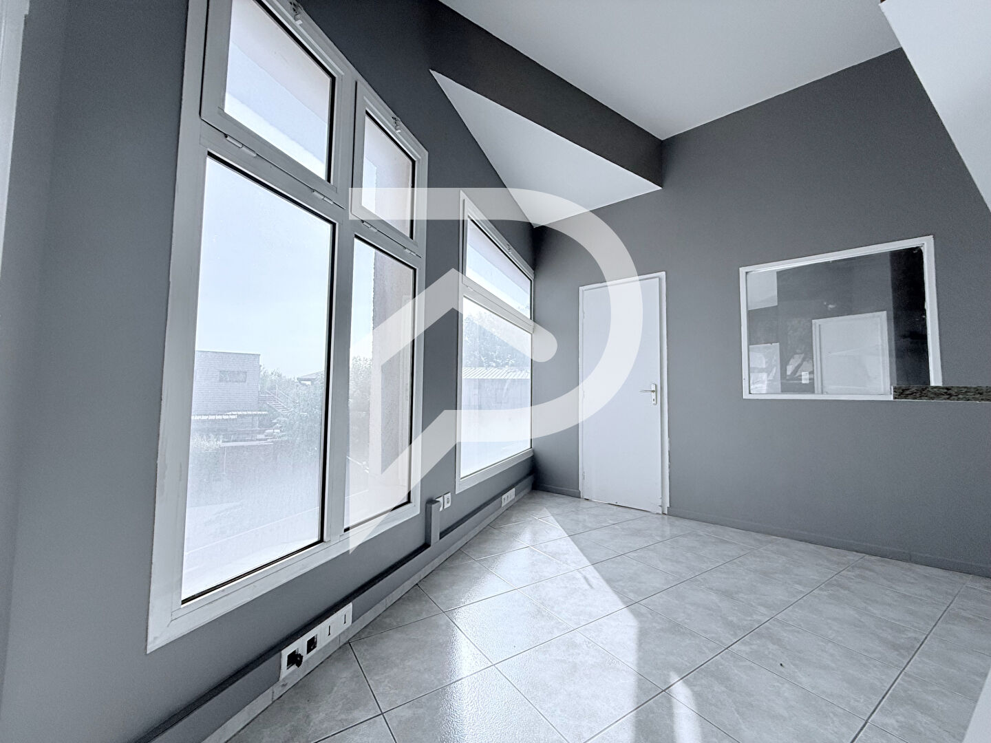 Photo LOCATION 58m2 DE BUREAUX GARDANNE image 6/6