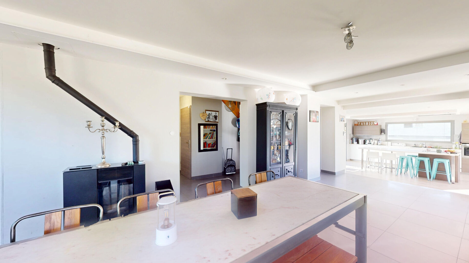 Photo Maison rénovée Avanne-Aveney -  297 m2 image 4/6