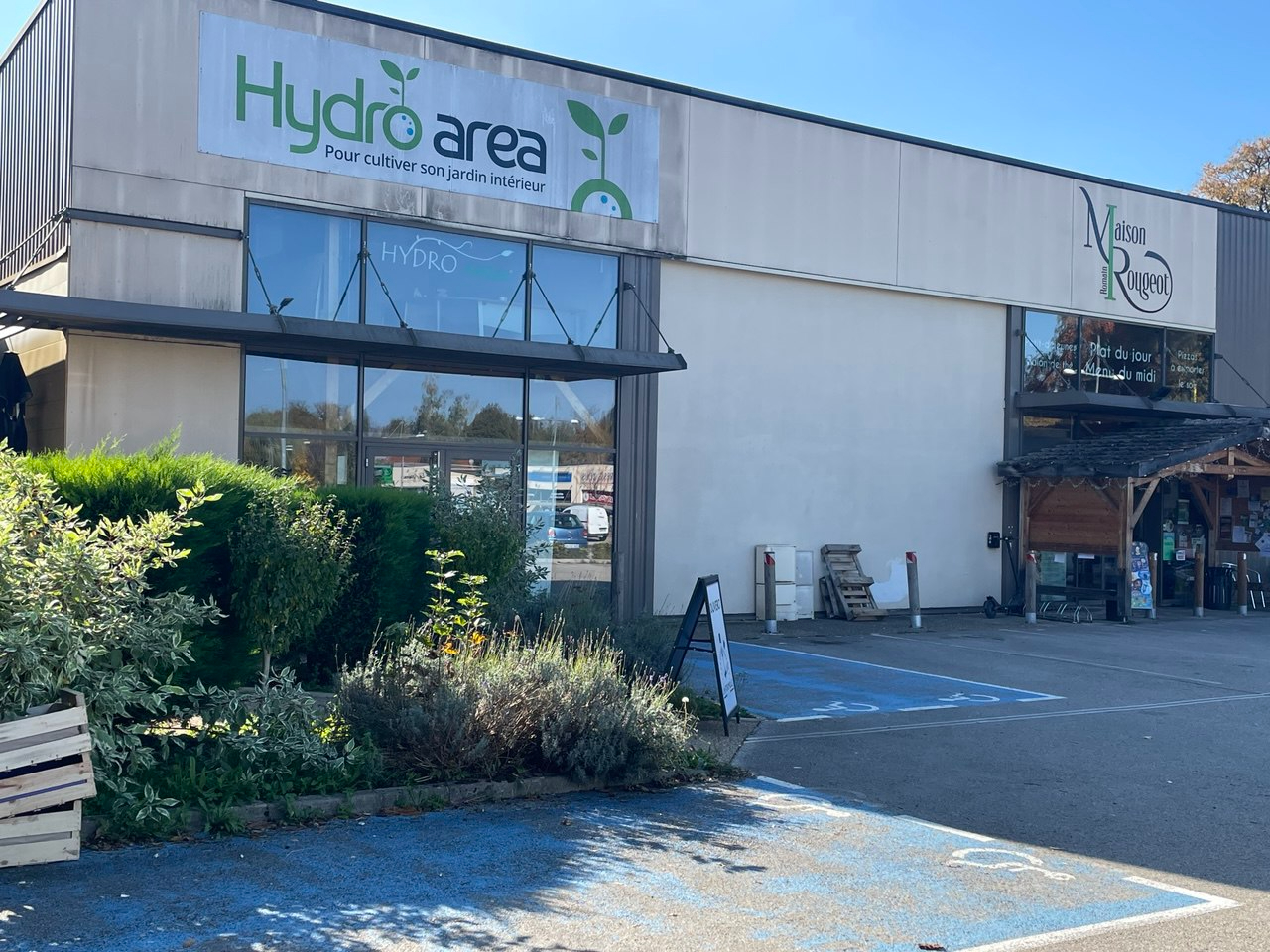 Cellule commerciale - 190m² -  Centre commercial de Pirey