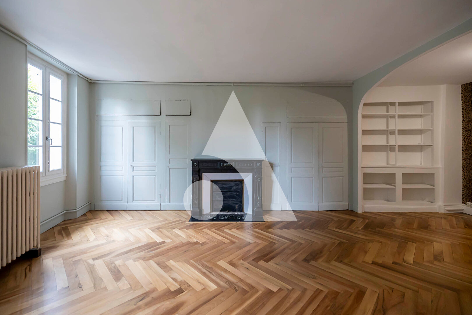 
À VENDRE - Appartement Haussmannien de 115 m² avec garage - Centre-ville
