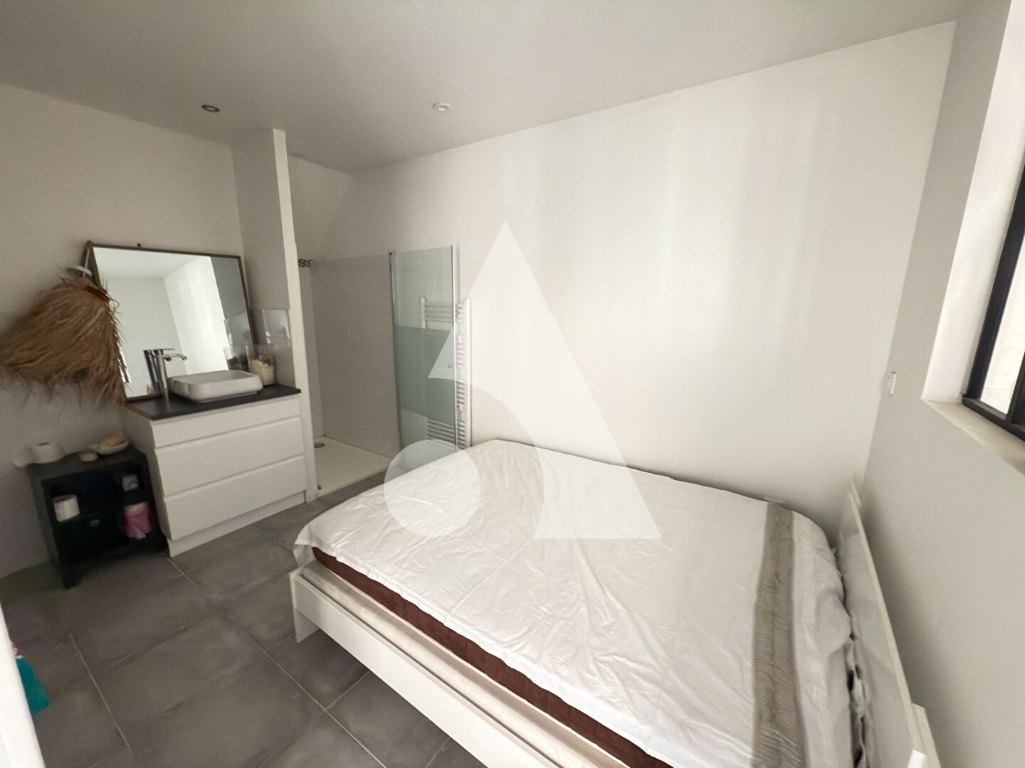 
REMOLLON - APPARTEMENT T2 AVEC CAVE  IDÉAL PREMIER ACHAT OU INVESTISSEUR
