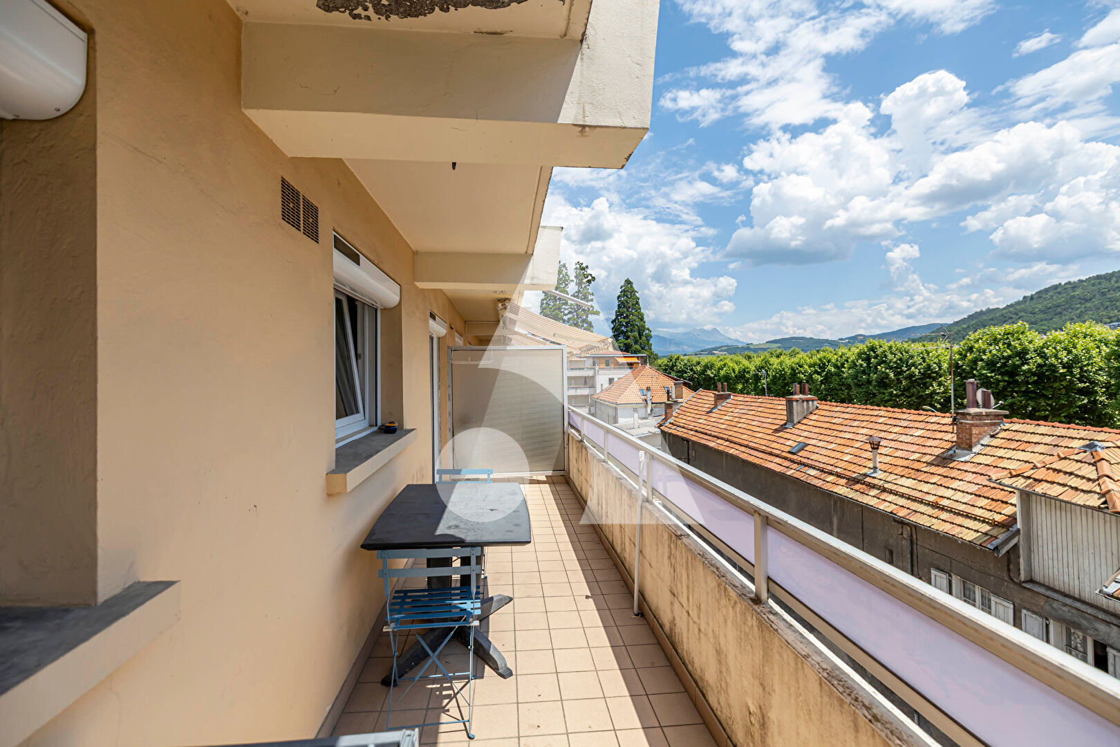 
T1 Bis avec balcon, ascenseur et cave - GAP (05000) !
