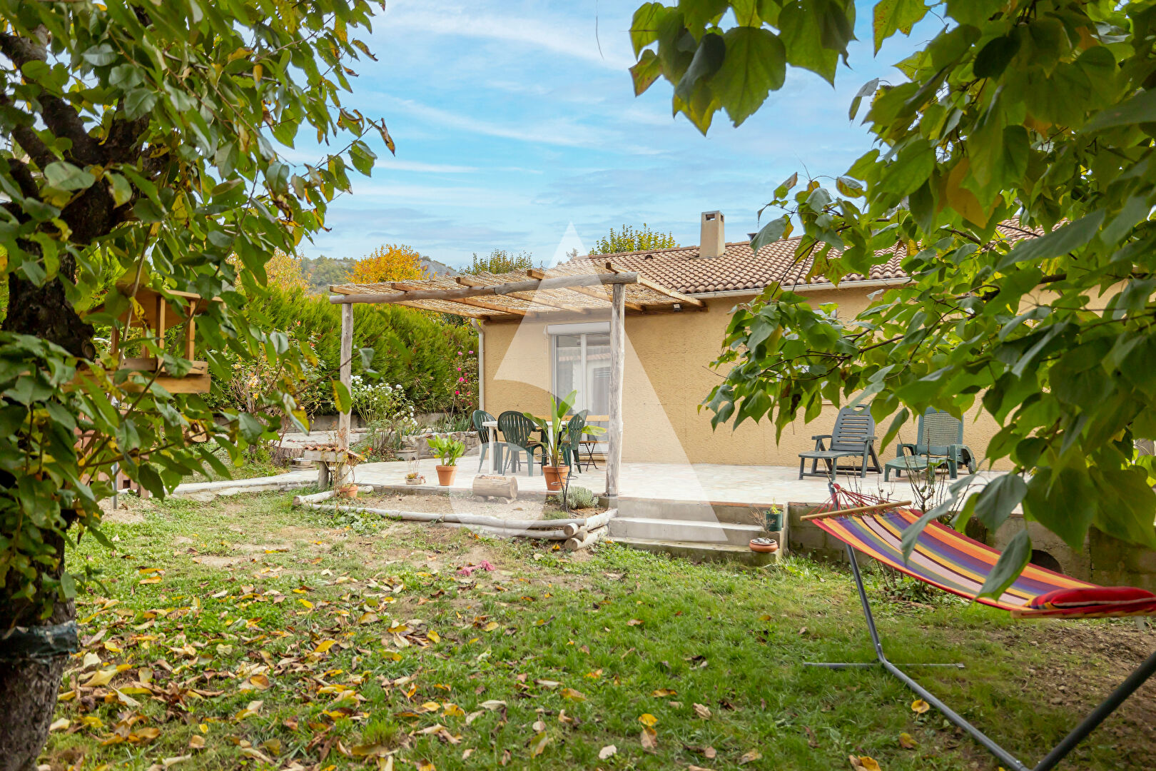 Tallard - Maison de plain-pied avec jardin et garage/mezzanine !