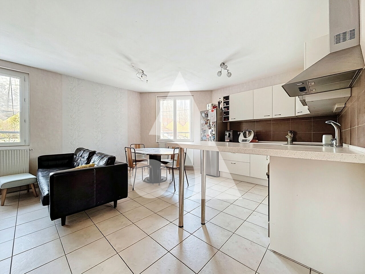 
Immeuble de rapport ? 5 appartements + combles am&eacute;nageable ? caves & stationnements
