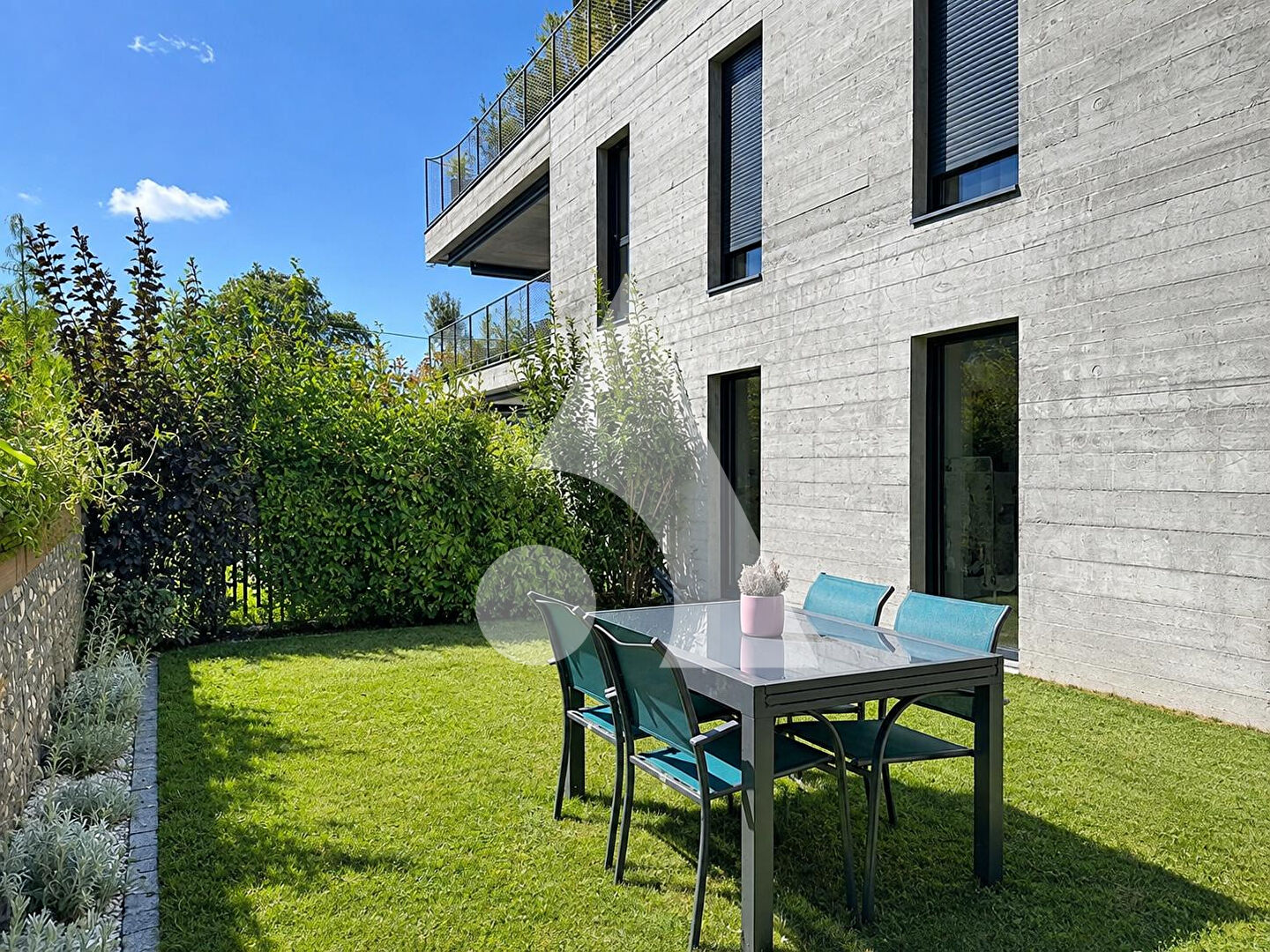 
Gap - Faubourgs Sainte-Marguerite - Superbe appartement T3 de 75,14 m&sup2; avec jardin privatif et deux places de parking !
