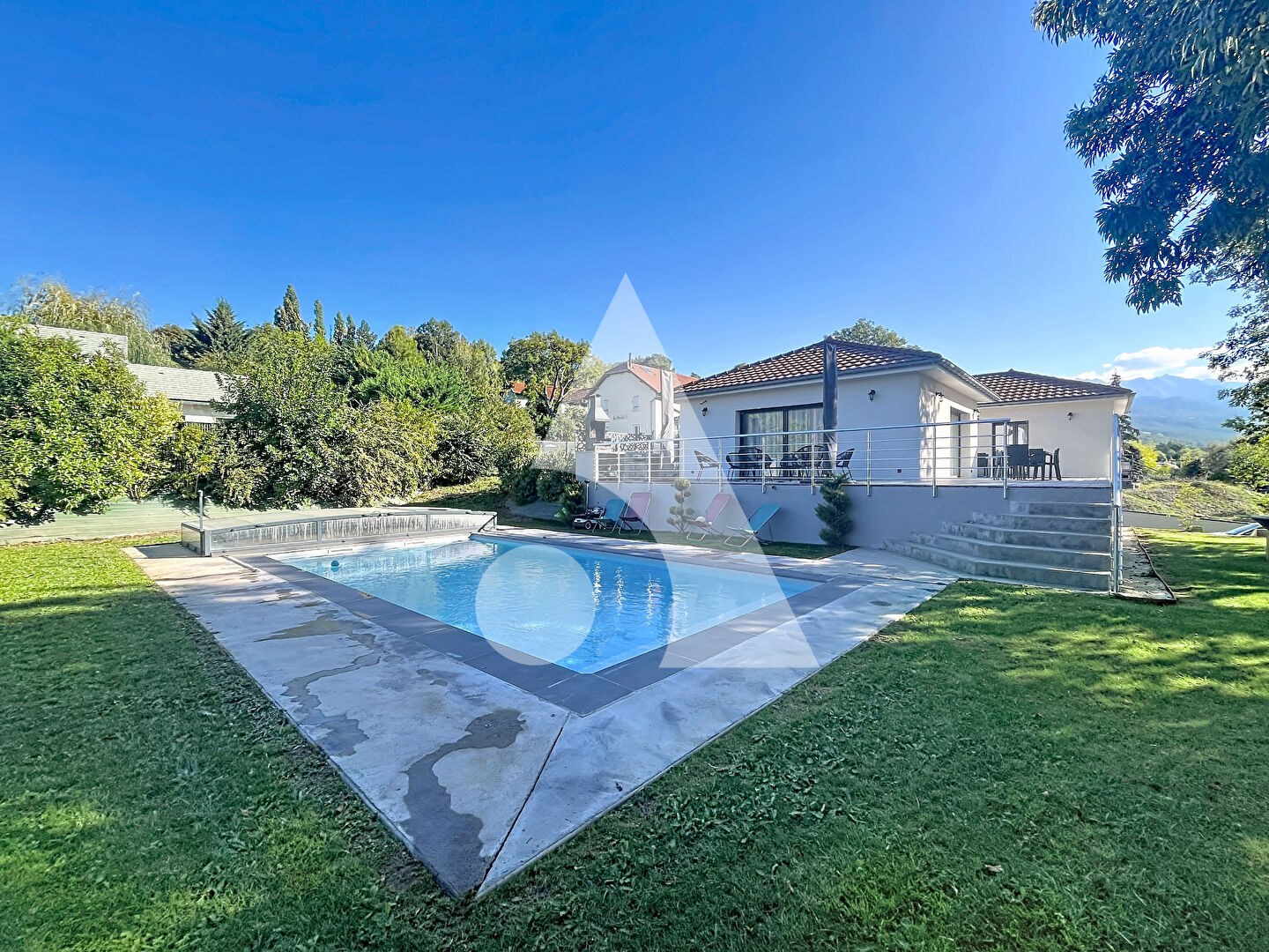 
Maison Gap 6 pi&egrave;ce(s) 157.53 m&sup2; - terrain de 1223 m&sup2; avec piscine !
