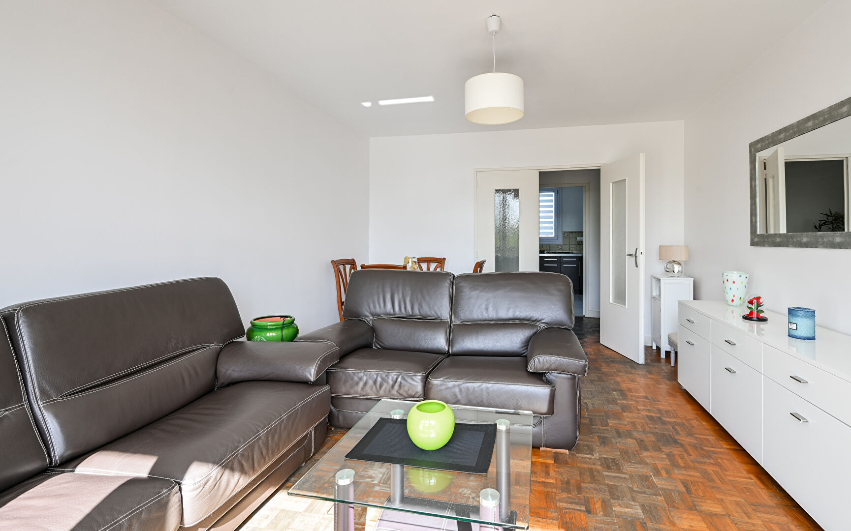 Photo T4 81m² 3 chambres, balcon, cave et parking image 2/6