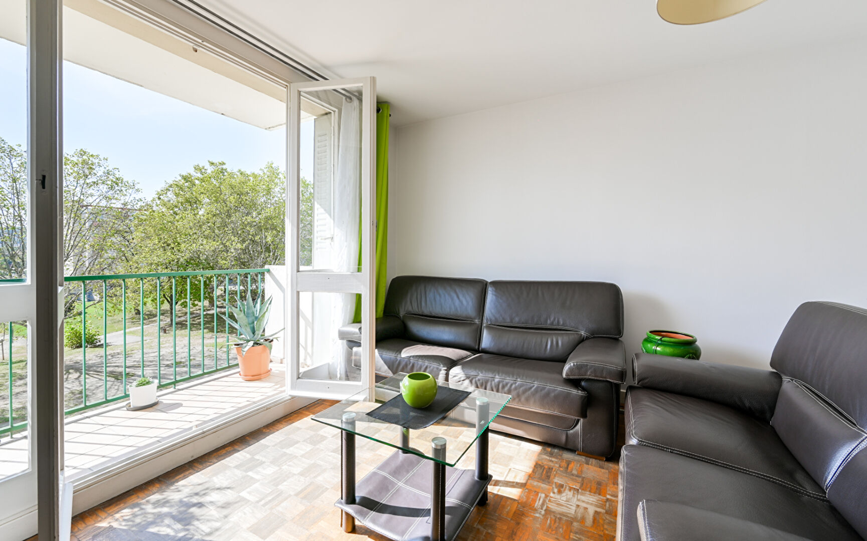 Photo T4 81m² 3 chambres, balcon, cave et parking image 3/6