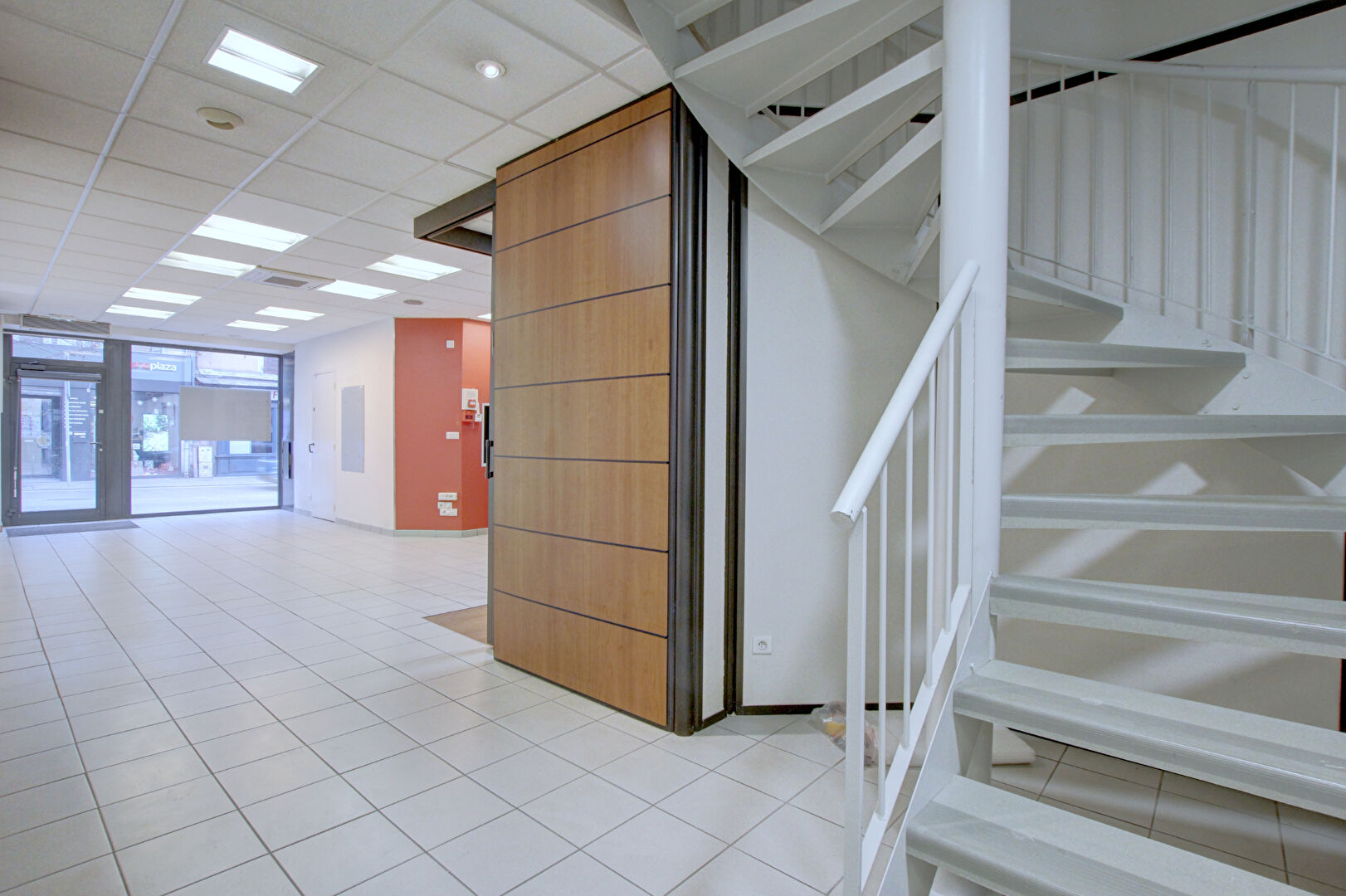 Photo Location Local commercial Rumilly 182 m2 image 3/6