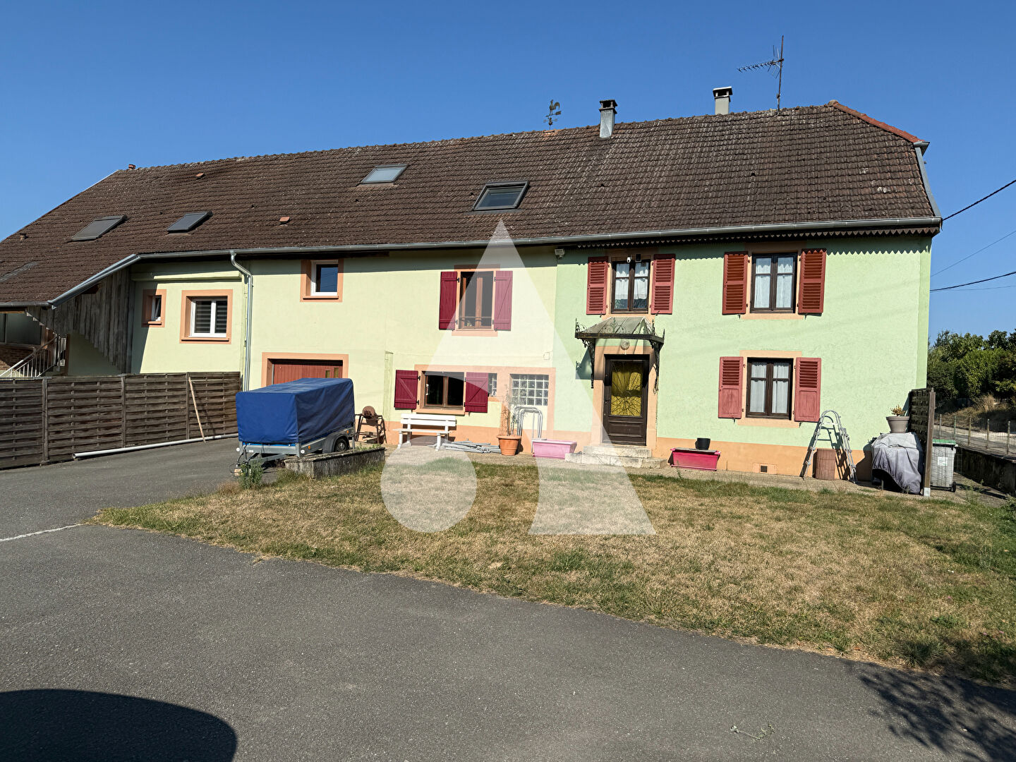 Maison Grosne 11 pièce(s) 286.16 m2