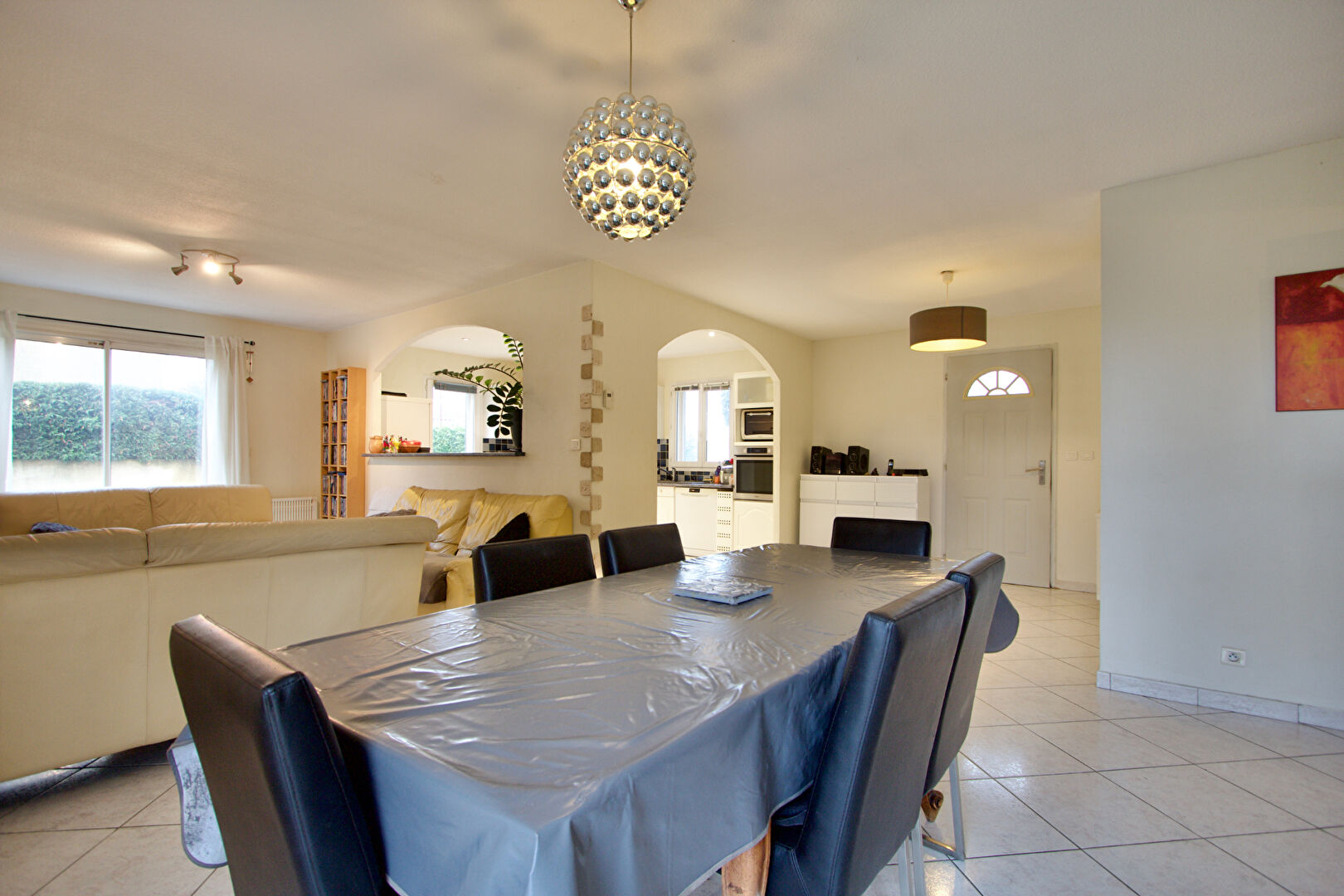 Photo VILLENEUVE LES MAGUELONE - MAISON INDIVIDUELLE - PLAIN PIED -  T5 - 112 M2 - 3 CHAMBRES - 1 BUREAU - PISCINE HORS SOL - TERRAIN  DE 450 M2 ENVIRON - 5 MINUTES À PIED DU CENTRE. image 6/6