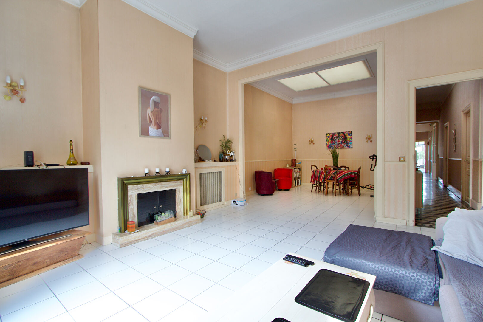 Photo FRONTIGNAN - CHARMANTE MAISON VIGNERONNE AVEC BEAUCOUP DE CACHET  200 M2 HABITABLES - 2 COURS  - PLUS DE 400 M2  UTILES - BOXES DE STOCKAGE EN LOCATION image 5/6