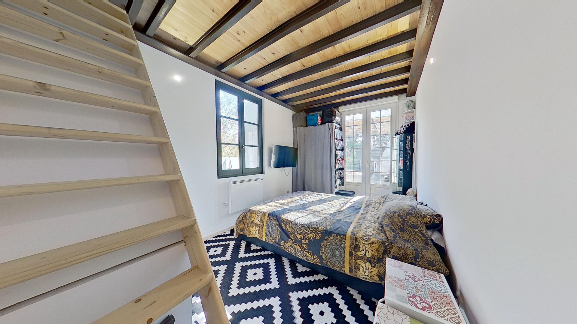 Photo LATTES - 4 PIÈCES D'EXCEPTION - 85 M2 - BELLE HAUTEUR SOUS PLAFOND - JARDIN DE 150 M2 ENV - 3 PLACES DE PARKING PRIVATIVES  Lattes - 3 pièce(s) - 84.6 m2 image 4/6