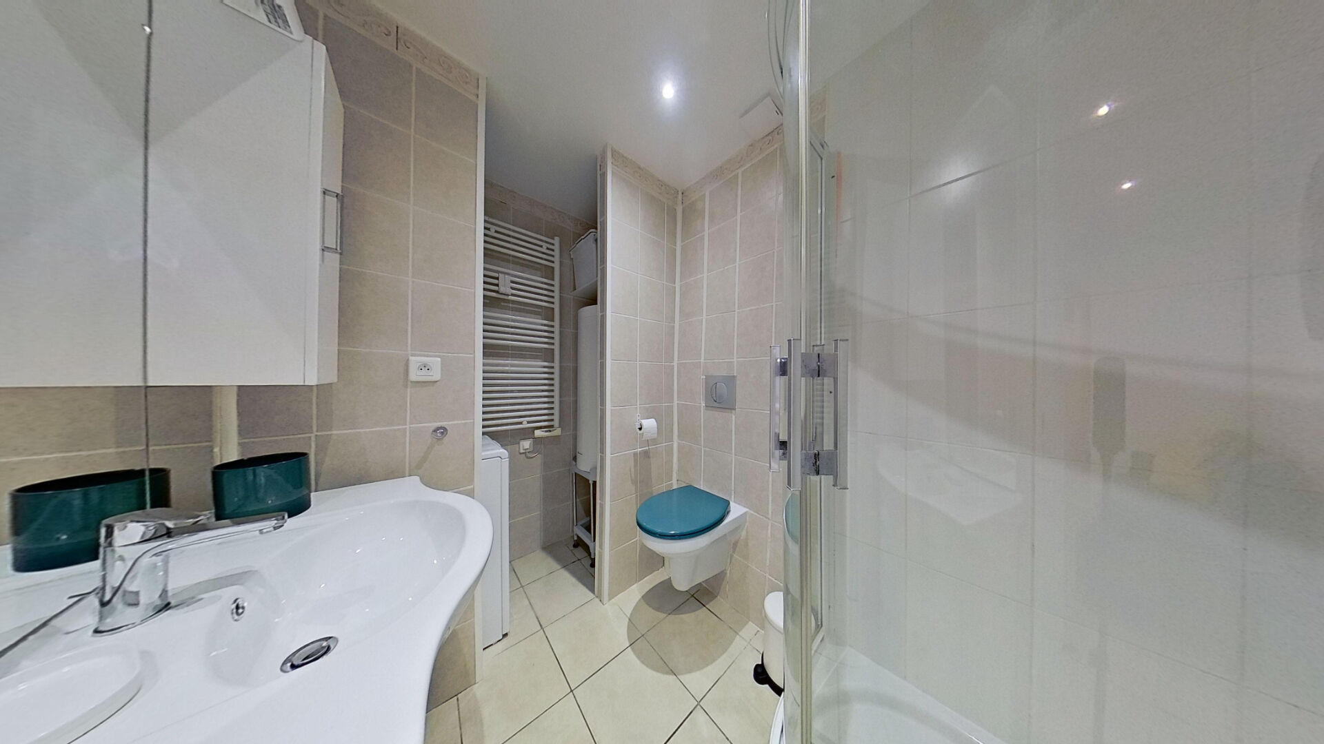 Photo APPARTEMENT COUP DE COEUR - 38 M2 - CHAMBRES - BALCON + TOIT TERRASSE EN FRONT DE MER image 3/6