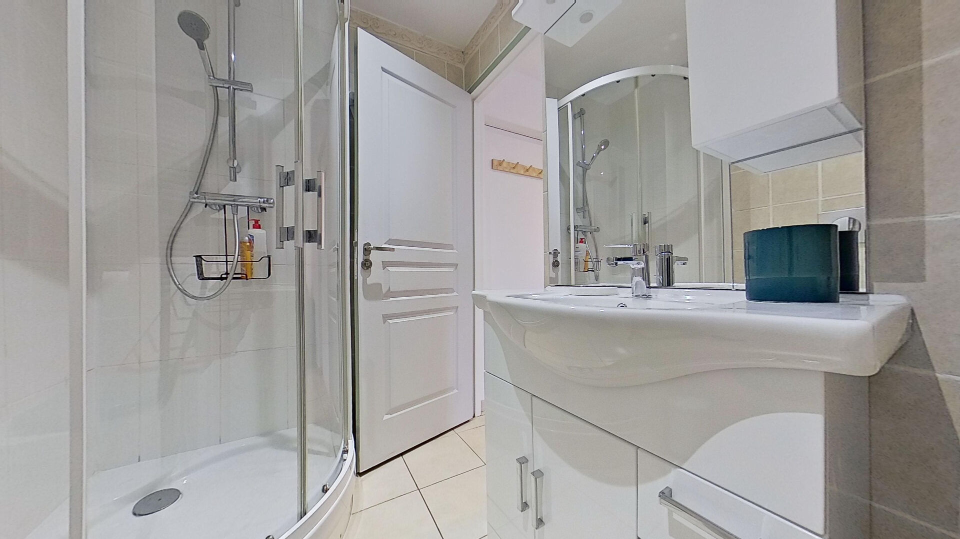 Photo APPARTEMENT COUP DE COEUR - 38 M2 - CHAMBRES - BALCON + TOIT TERRASSE EN FRONT DE MER image 4/6